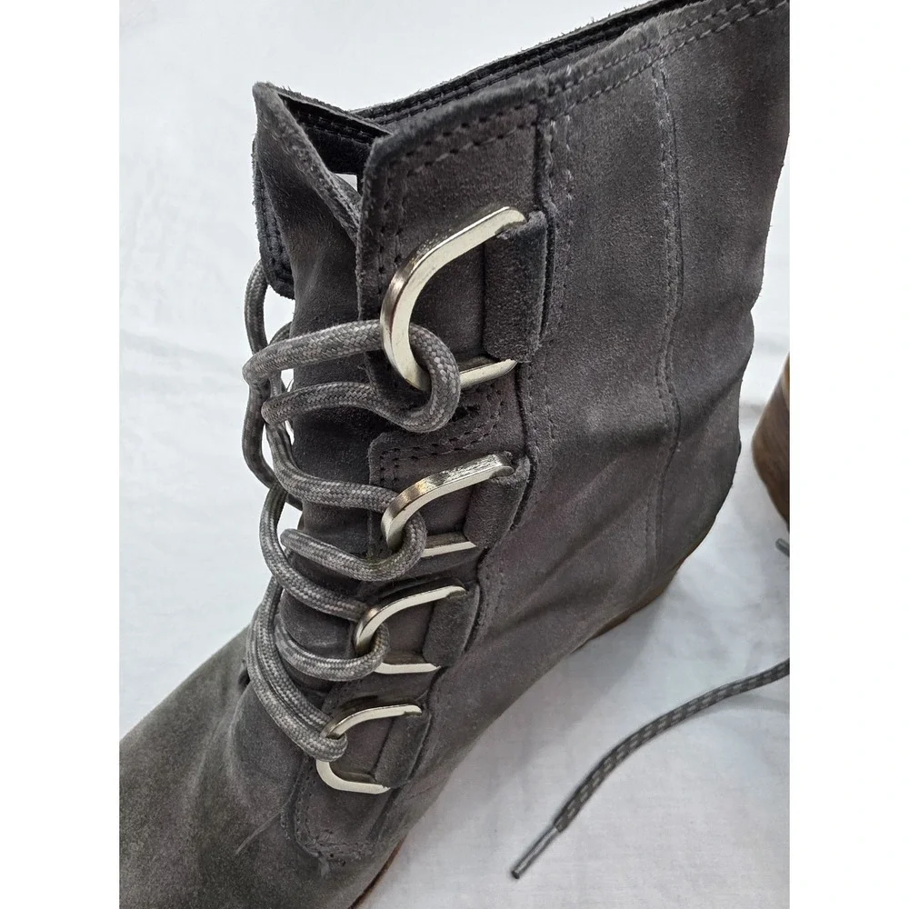 Sorel Out N' About IV Suede Waterproof Boots Women's Size 9.5